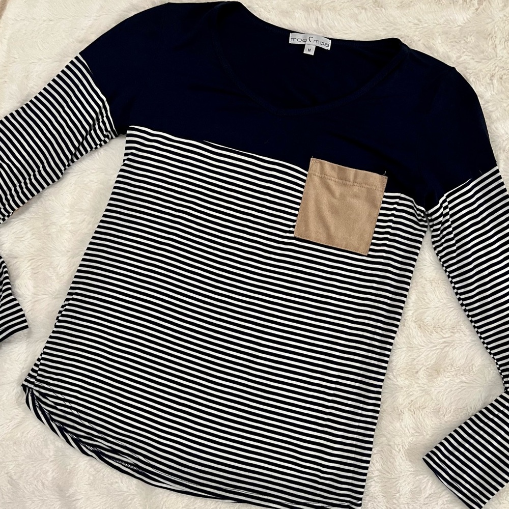 Long sleeve Moa Moa top. Size medium.